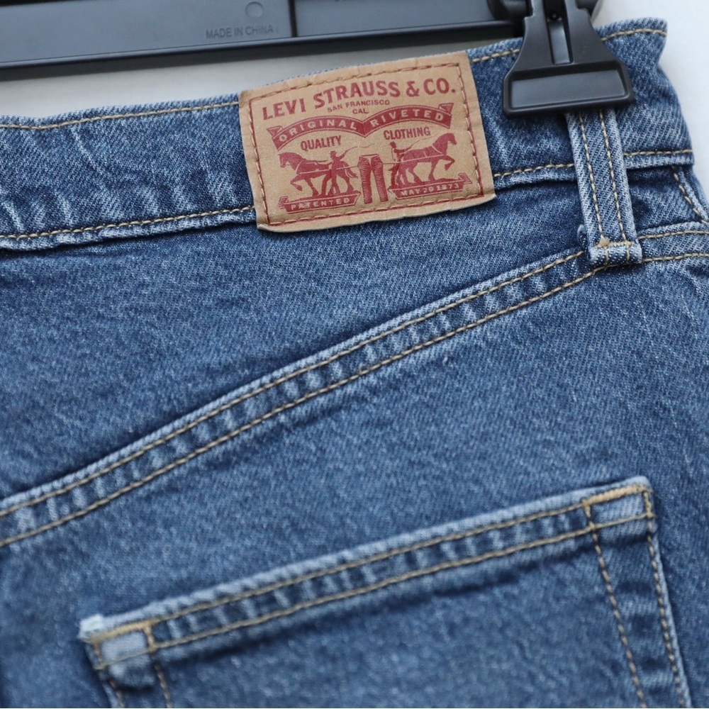 Levi's Jeans medium blue high waisted trendy 28 stretch mom tapered - Picture 4 of 11